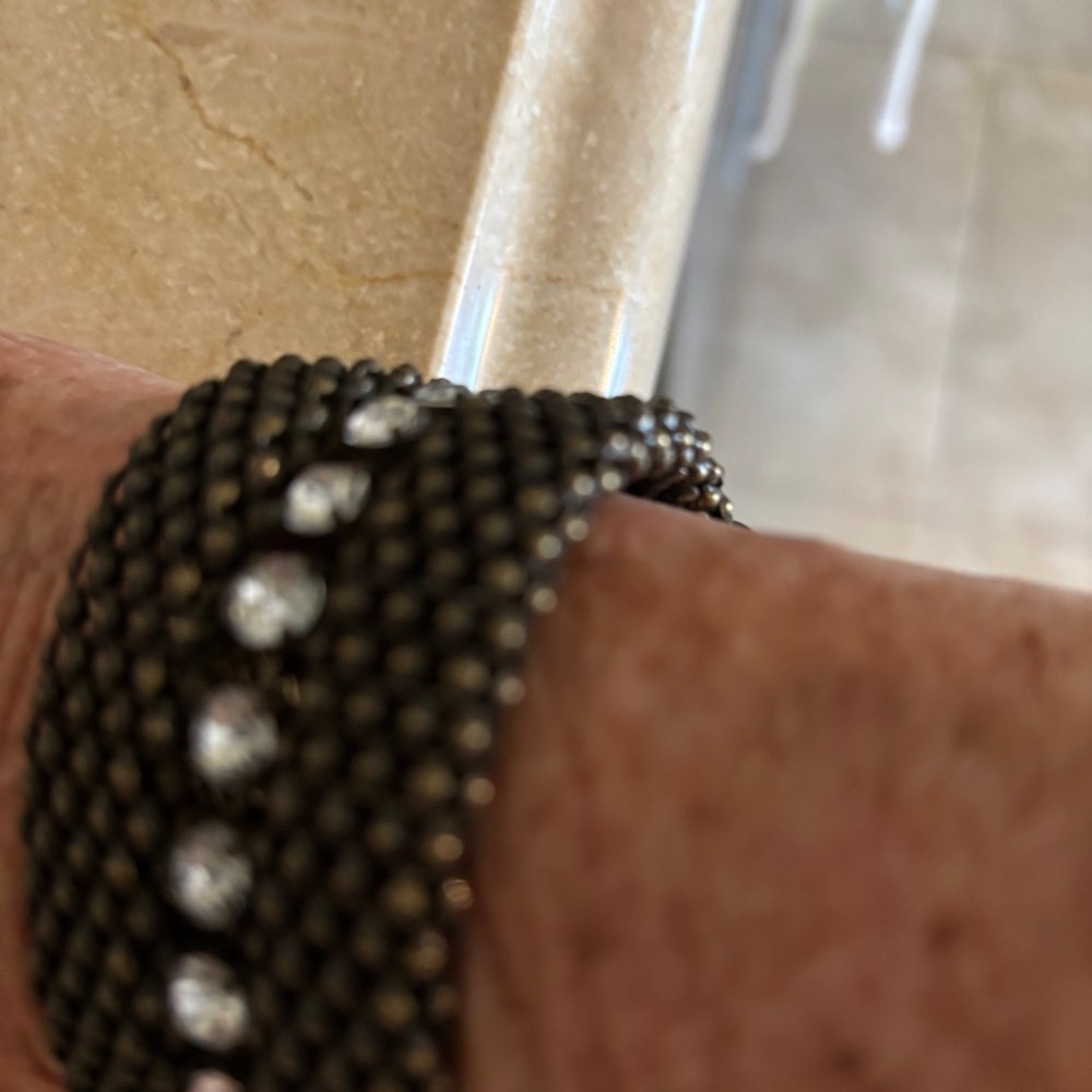 Three bracelets and one choker - Picture 6 of 6